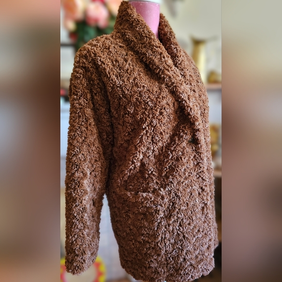 wilfred free teddy bear coat, size small. - Picture 3 of 12